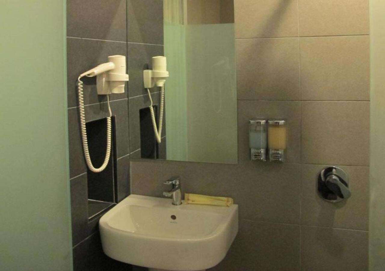 Hotel Austin Paradise - Taman Pulai Utama Skudai Extérieur photo