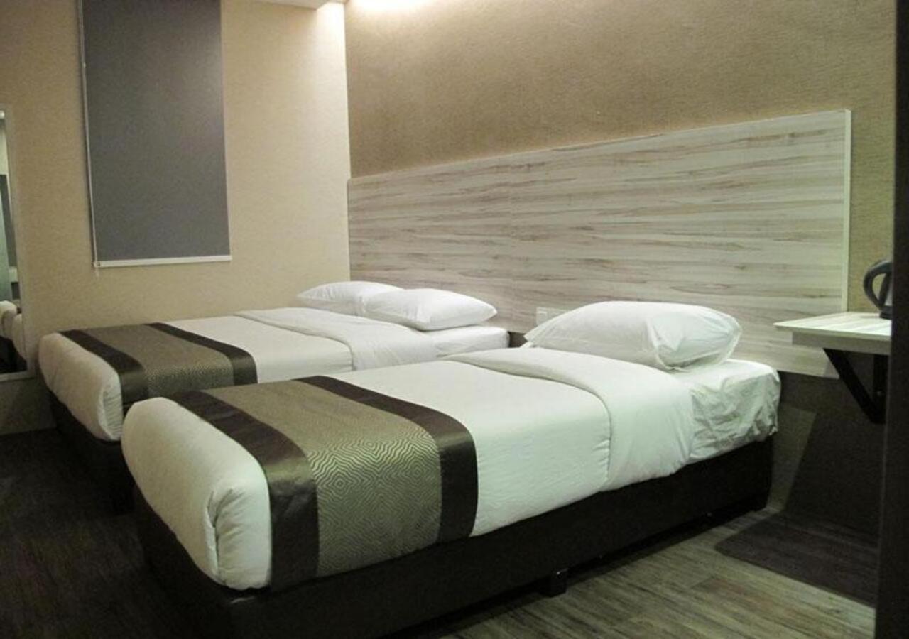 Hotel Austin Paradise - Taman Pulai Utama Skudai Extérieur photo
