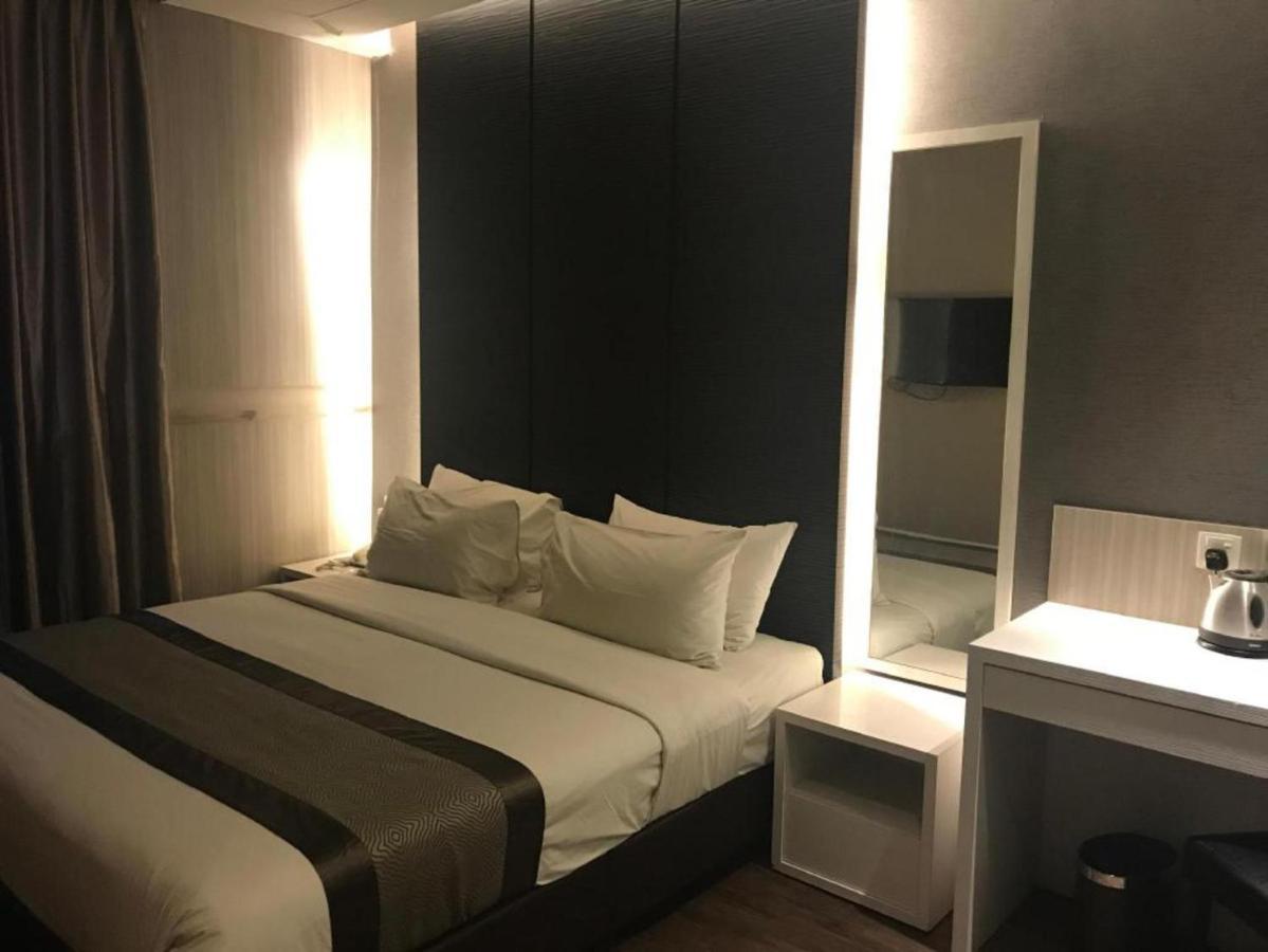 Hotel Austin Paradise - Taman Pulai Utama Skudai Extérieur photo