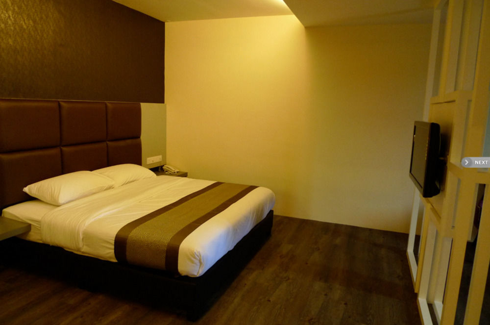 Hotel Austin Paradise - Taman Pulai Utama Skudai Extérieur photo